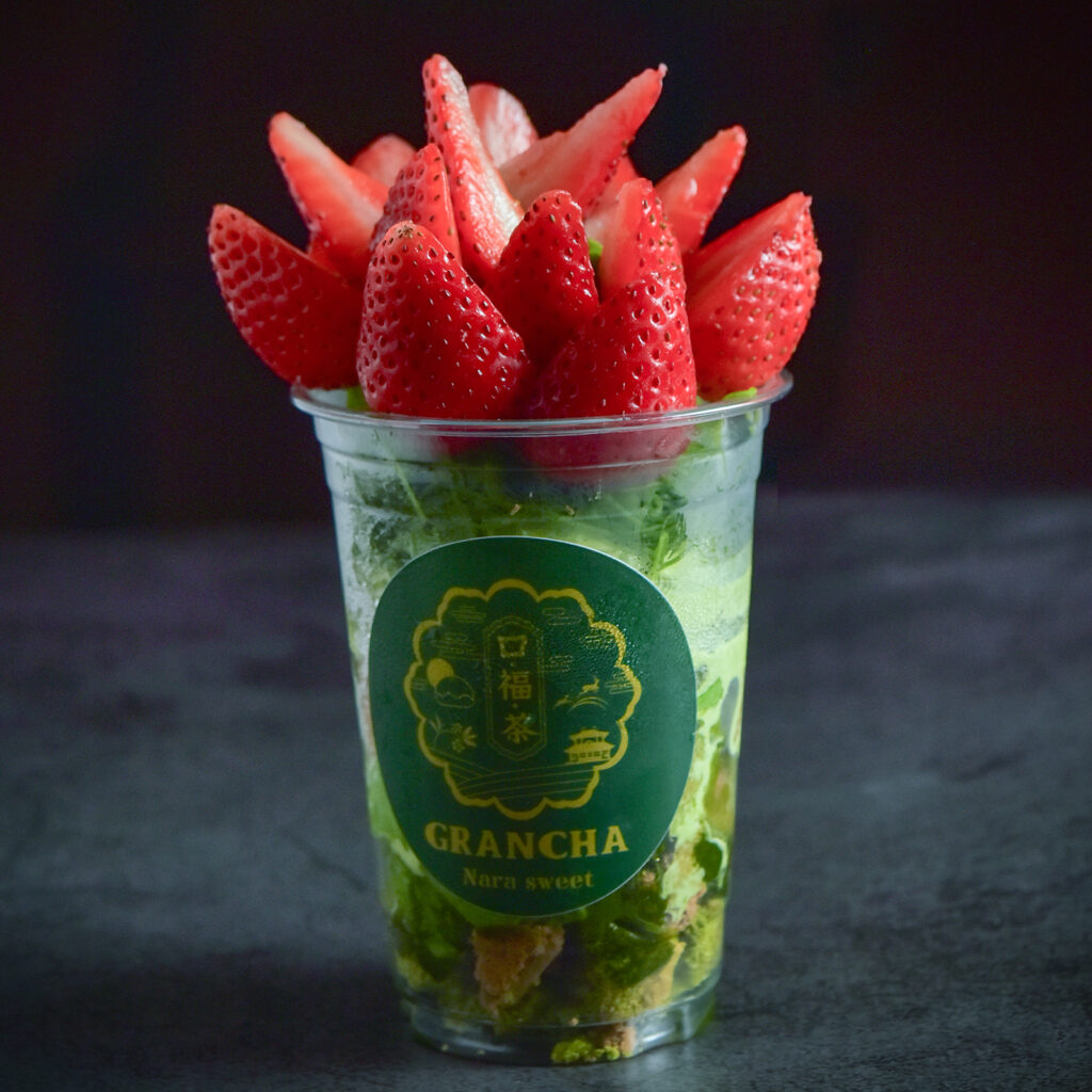 いちごまみれ！大和抹茶モンブランソフトクリームパフェ