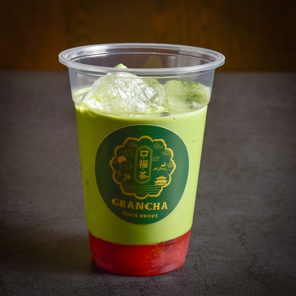 奈良県産イチゴの自家製コンフィチュール抹茶ラテ